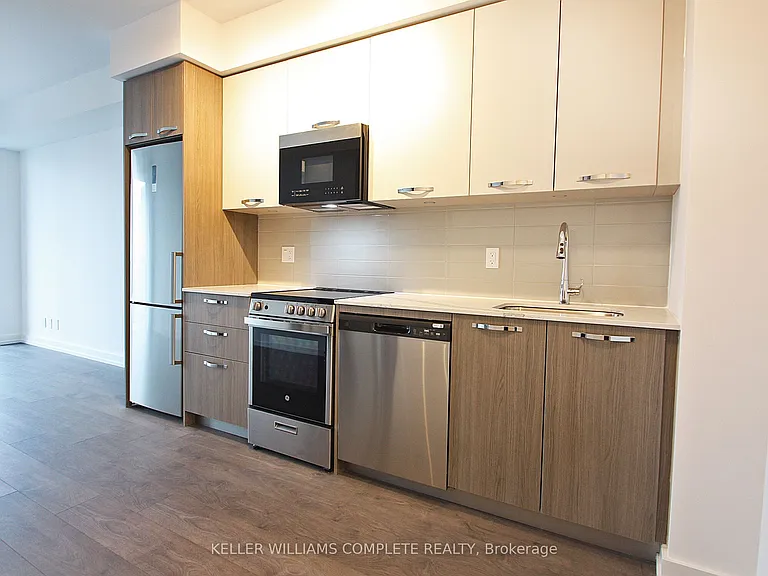 75 James St S #1908 — Photo 6