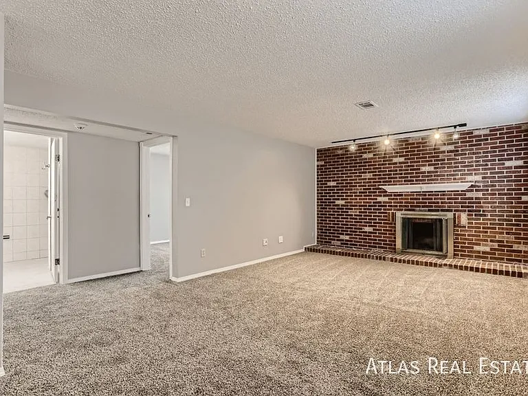 17896 E Carolina Pl — Photo 2