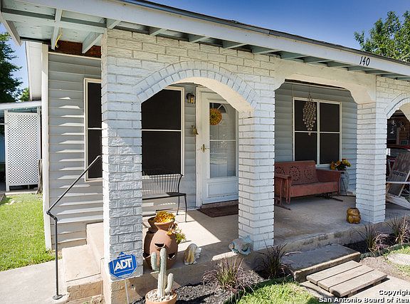 2nd image of 140 Querida Ave