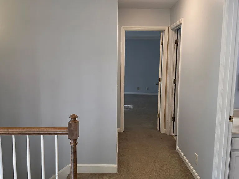 637 Sugartree Ln — Photo 19