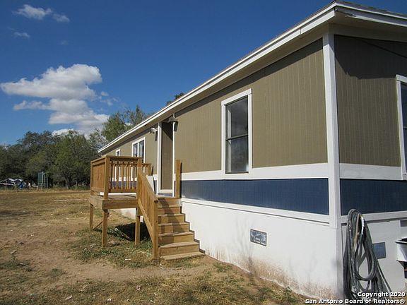 5th image of 95 Hidden Meadows Dr