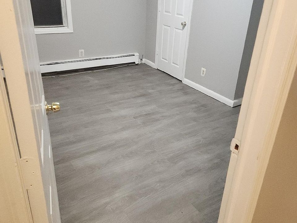2nd image of 305 Handy St #1