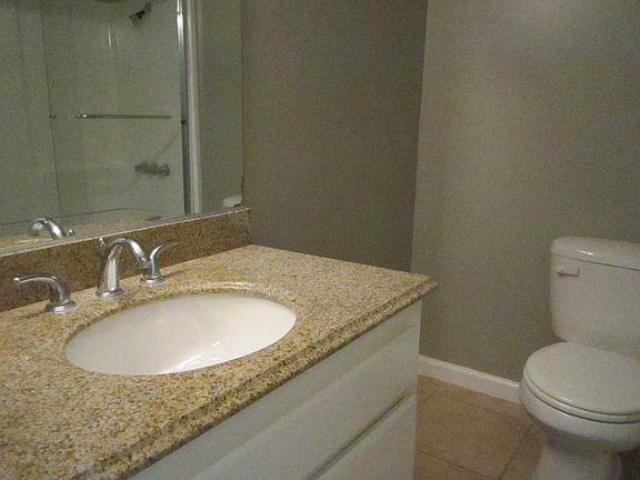 5th image of 1124 E 2nd St APT 203