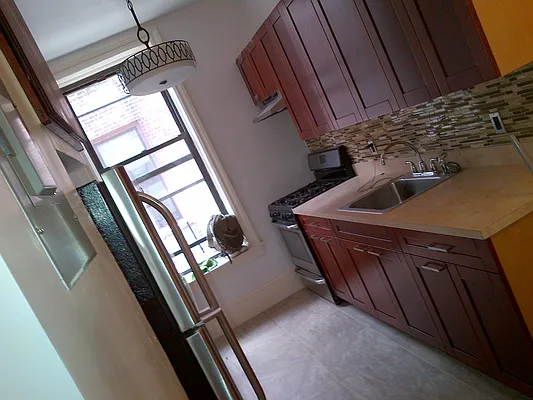 Rented by Sam Tabak | media 26