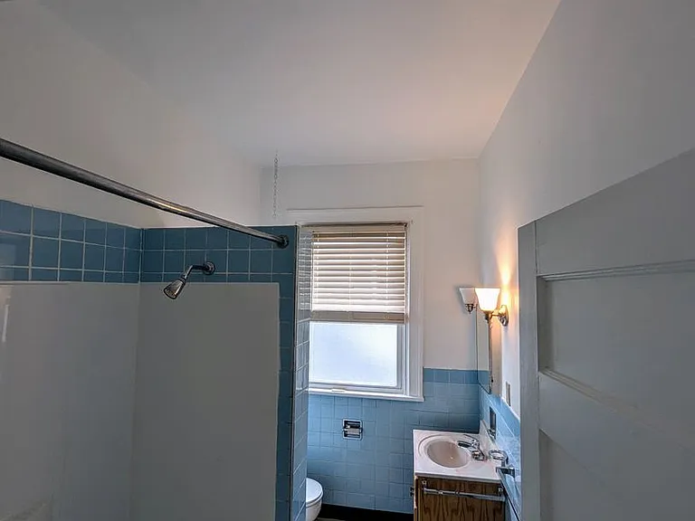 66 N Sprague Ave — Photo 4