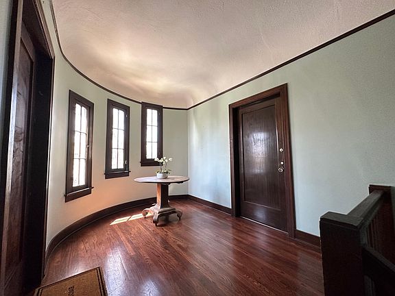 3rd image of 174 N Sycamore Ave #176-1/2