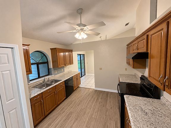 4th image of 10011 SW 86th Ter