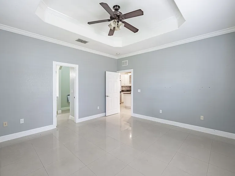 2323 W Cherry St — Photo 8