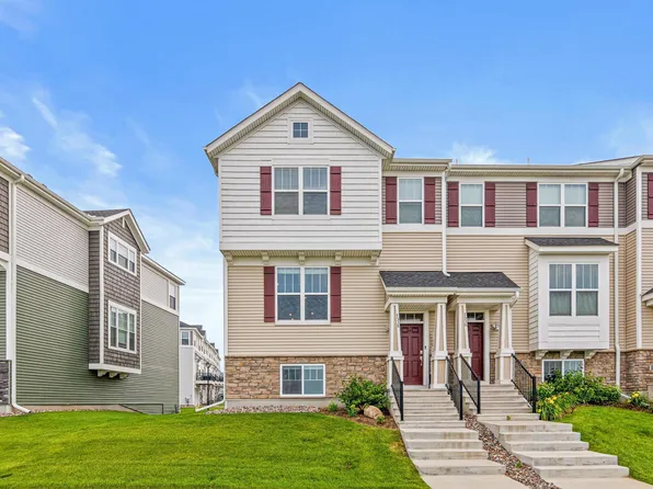 7538 38th St N, Oakdale, MN 55128