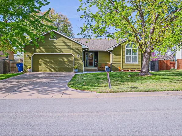 4557 N Eagle Lake Dr, Wichita, KS 67220