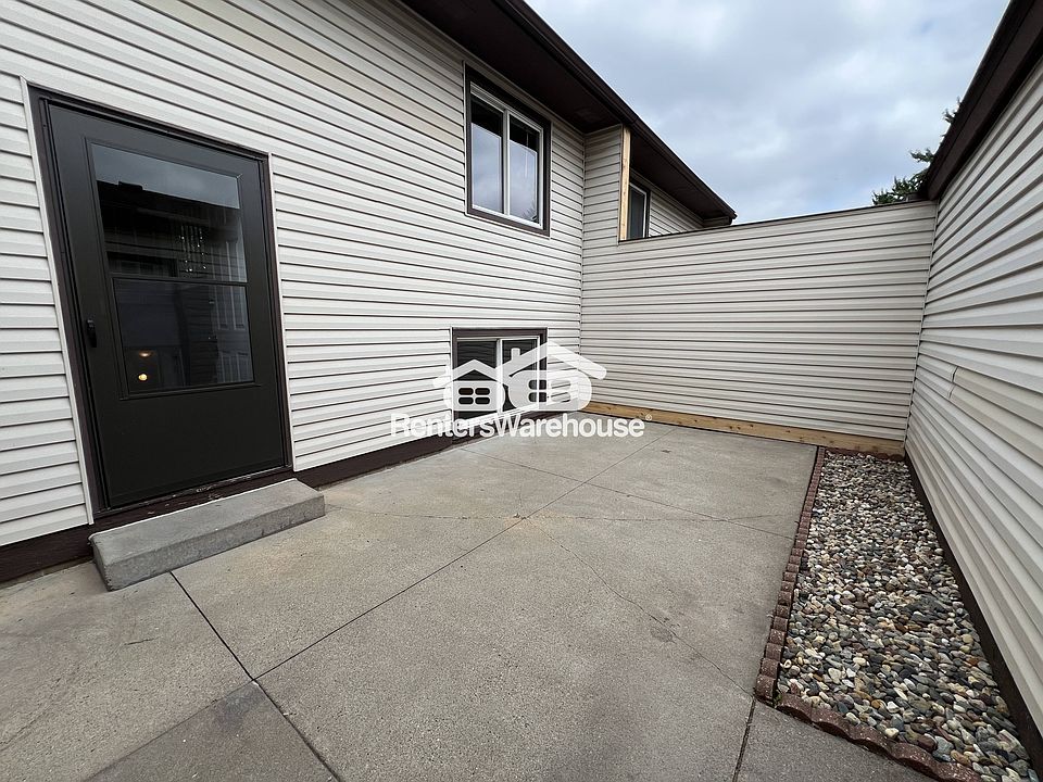 1st image of 7425 142nd St W