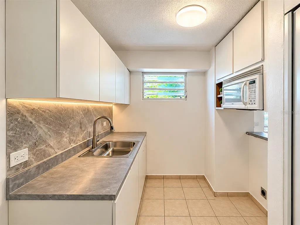 3 bed, 1.0 bath, 722 sqft, $1,300 — Photo 4