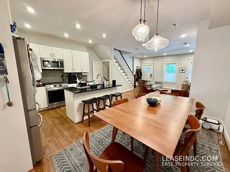 1414 Oak St NW — Photo 8