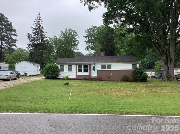 301 Woodland Dr, York, SC 29745