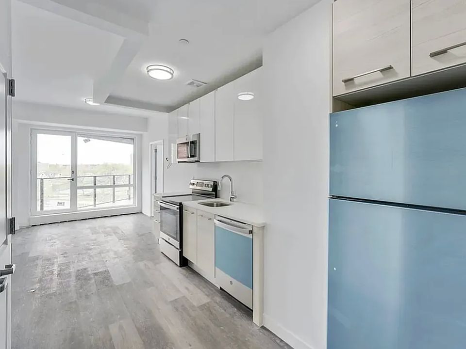 1st image of 2735 E 13th St #3F