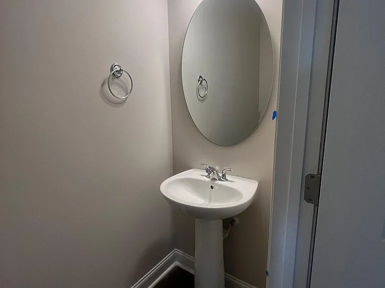 1/2 Bath