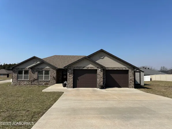 390 Dover Dr, Holts Summit, MO 65043