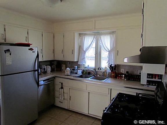 5th image of 327 Keuka St