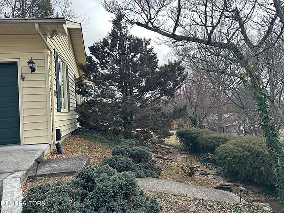 4th image of 102 Osage Rd