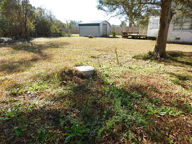 423 Bouy St — Photo 30