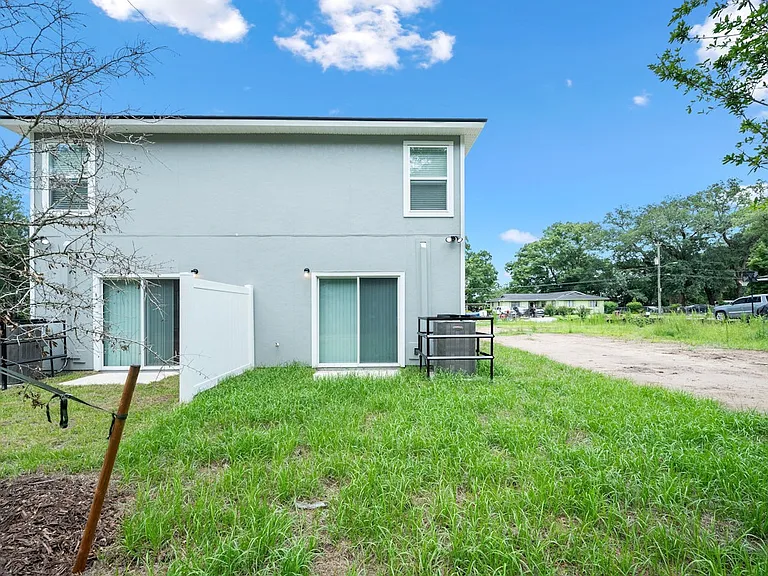 2628 Kohn Rd — Photo 9