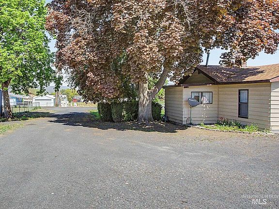 4th image of 1534 Grelle Ave
