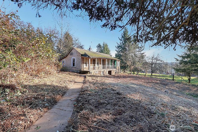 2nd image of 32910 5th Avenue