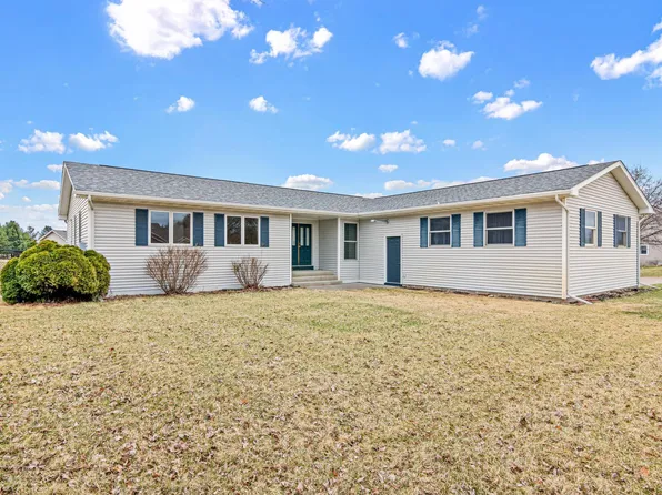 17213 Van Buren St NE, Ham Lake, MN 55304