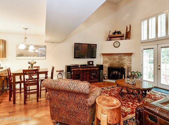 3rd image of 39530 N Bishop Ct APT 2