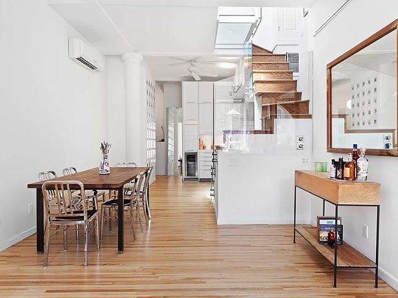 3rd image of 39 E 12th St APT 808