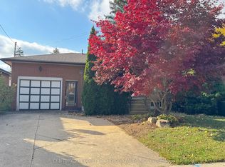 122 Rifle Range Rd, Hamilton, ON L8S3B6