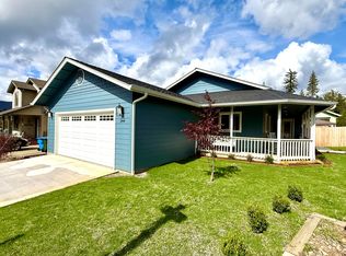 244 Cedar Brook Ln, Cave Junction, OR 97523