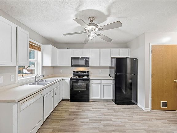4th image of 1002 Matilda St