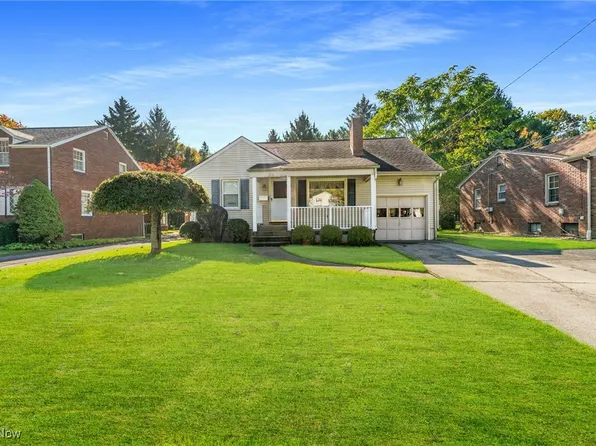 39 Island Dr, Poland, OH 44514