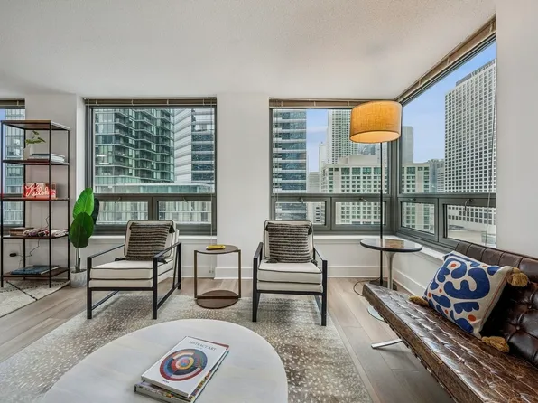 440 N Wabash Ave, Chicago, IL