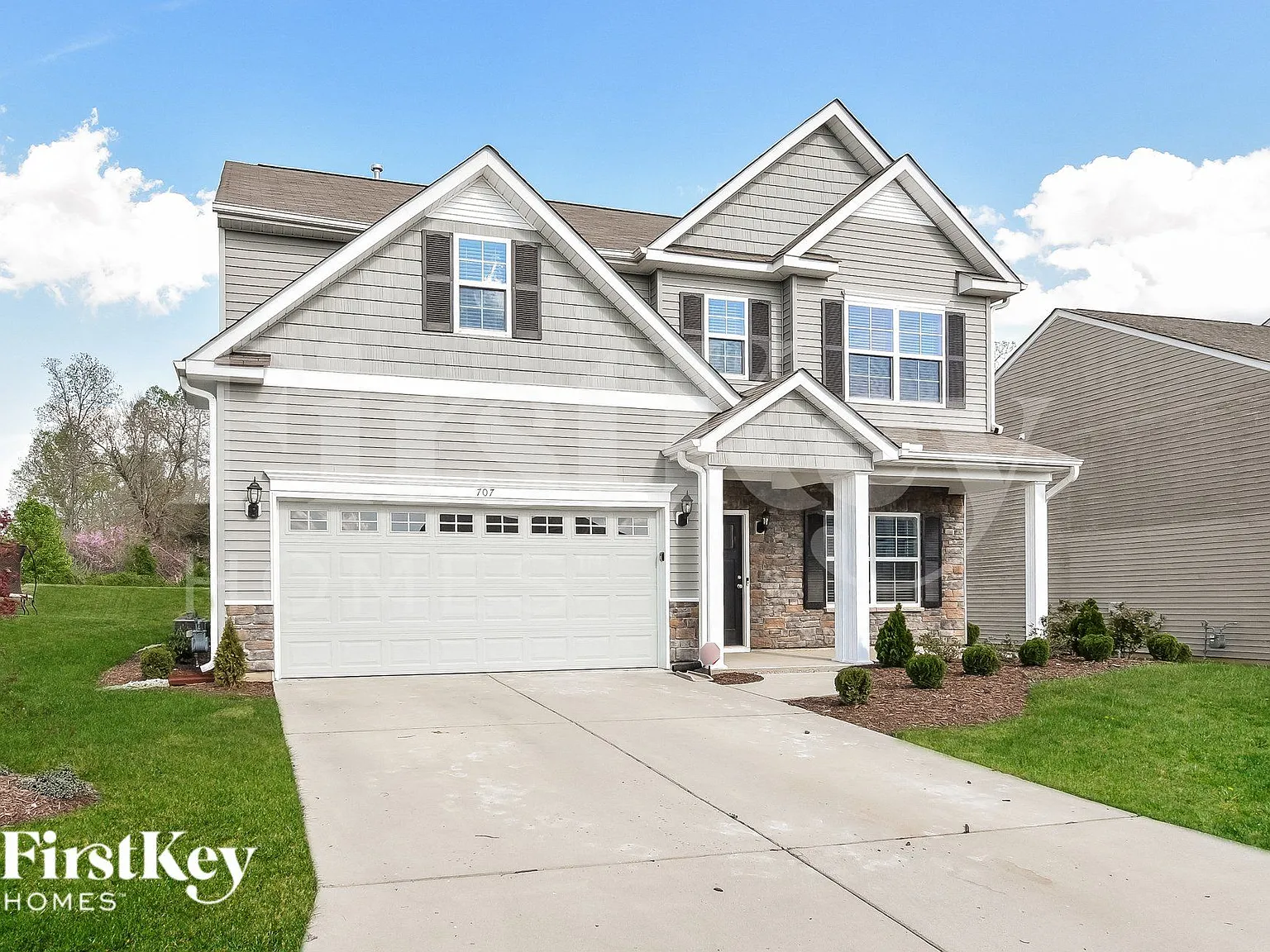 4 bed, 2.5 bath, 2799 sqft, $2,645 — Photo 2