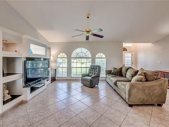 4th image of 1224 SW 35th St