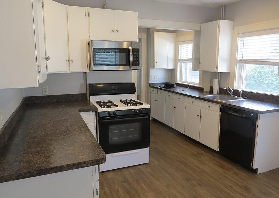 1st image of 121 Essex St #0