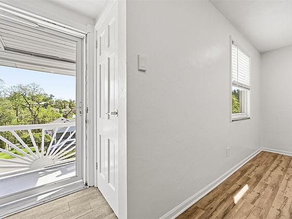 2nd image of 2642 Winchester Dr
