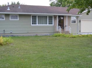 5101 Howe Ln, Brooklyn Center, MN 55429