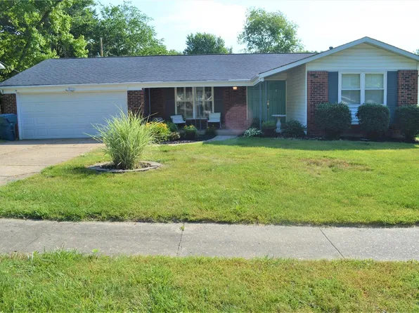 12028 Chaparral Dr, Bridgeton, MO 63044