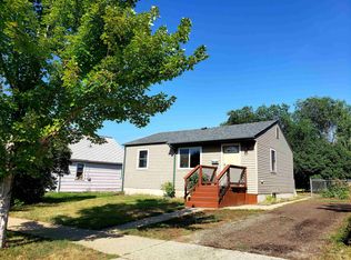 1221 6th St SW, Minot, ND 58701