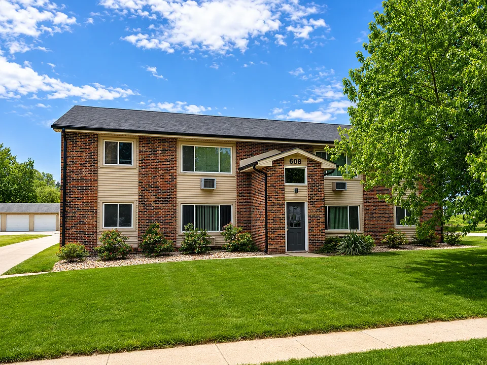 608 NE 4th Street