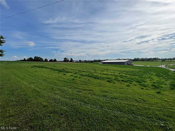 3rd image of 605 Township Rd