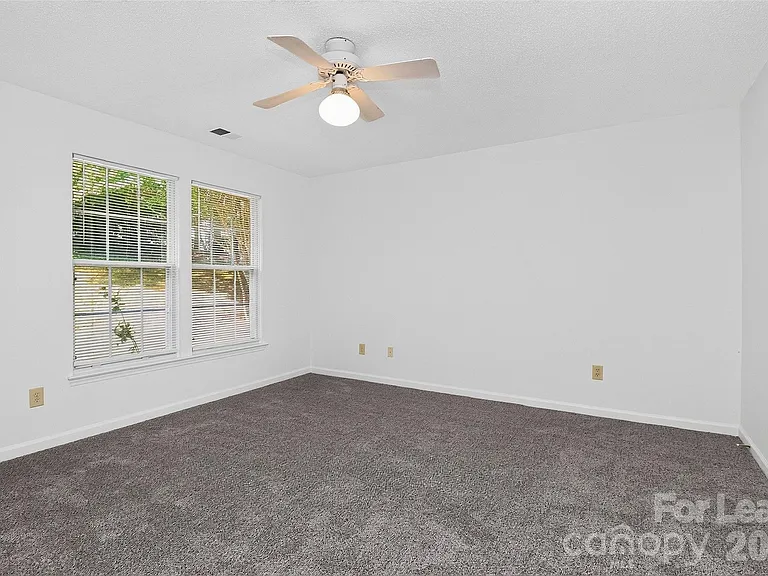 3411 Pondridge Ct — Photo 24