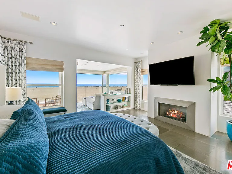 1341 Palisades Beach Rd — Photo 43