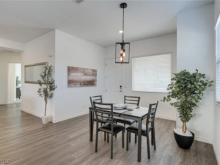 209 Coltrane Canyon Ave — Photo 9