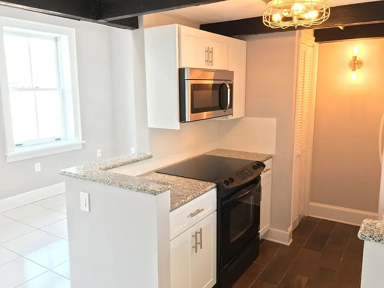 2308 Lombard Street — Photo 12