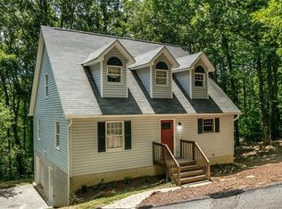 406 Lamp Post Dr, Zirconia, NC 28790