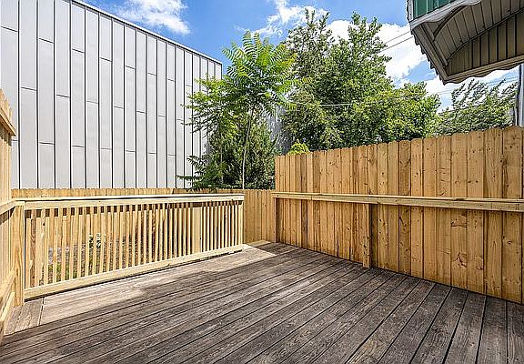 3rd image of 183 Meserole Ave APT 1R